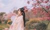 女孩喜欢爱突袭者给彼此美丽的未来