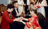 我可以在婚姻的那天问婚纱中的衣服序列吗?