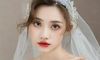 新娘准备成为一个妆容或婚礼商店准备好了