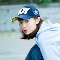 即使他们有新的快乐,这些星座仍然纠缠在旧的爱情中。