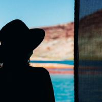 我一个人，我不需要朋友的生肖。