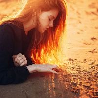 意识形态简单，对待孜孜不倦的黄道带的感受