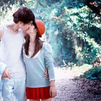 谁总是爱上了爱情?