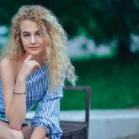 请珍惜你周围的十二生肖兔子女孩，不要放弃他们，她将成为你最大的财富！