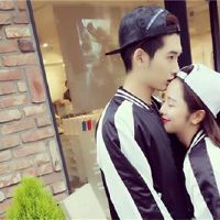 12个星座男孩喜欢女孩的表现