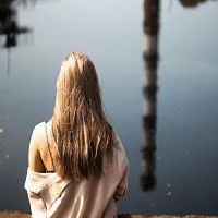 女孩缺火取什么名字好 结合五行命理取女名