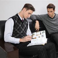 这本书中的自有金色房屋,这些明星男人已成为书呆子