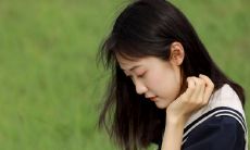 如何处理女友最近对自己情感变冷的状况,应该采取何种措施才能够挽回关系?