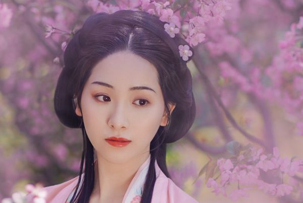 男生和女生聊天
