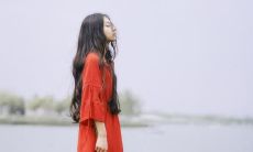 如何在第一次加女生微信后,用恰到好处的开场白来引起她的兴趣和注意?