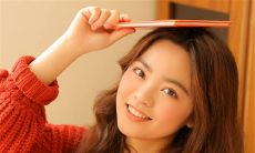 如何在与女生的聊天中选择合适话题,让感情进一步深化?